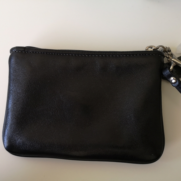 COACH | black leather classic wristlet - Picture 3 of 5